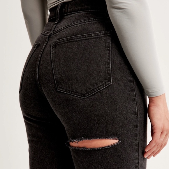 Black High Rise 90s Relaxed Jeans (size 14/32) - Abercrombie & Fitch - Picture 2 of 5